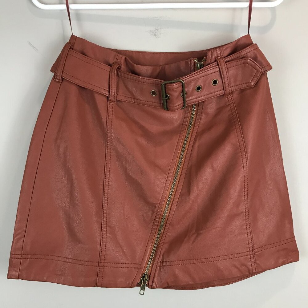Women's Free People faux leather mini skirt Size 0
